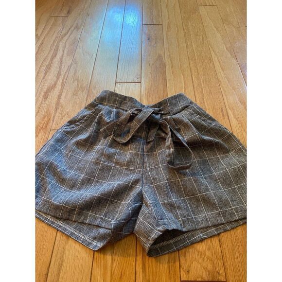 Unbranded women's plaid grey shorts with waist tie - Picture 1 of 4